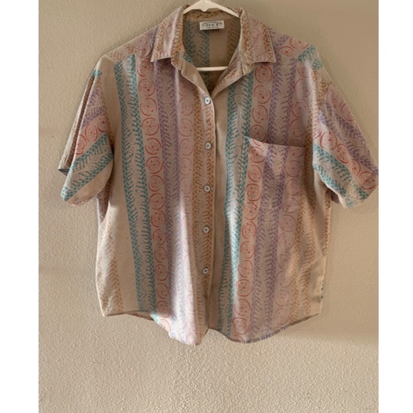 Try 1 beige button down - Picture 4 of 9